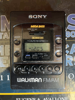 Front-facing photo of a Sony Walkman WM-F2085